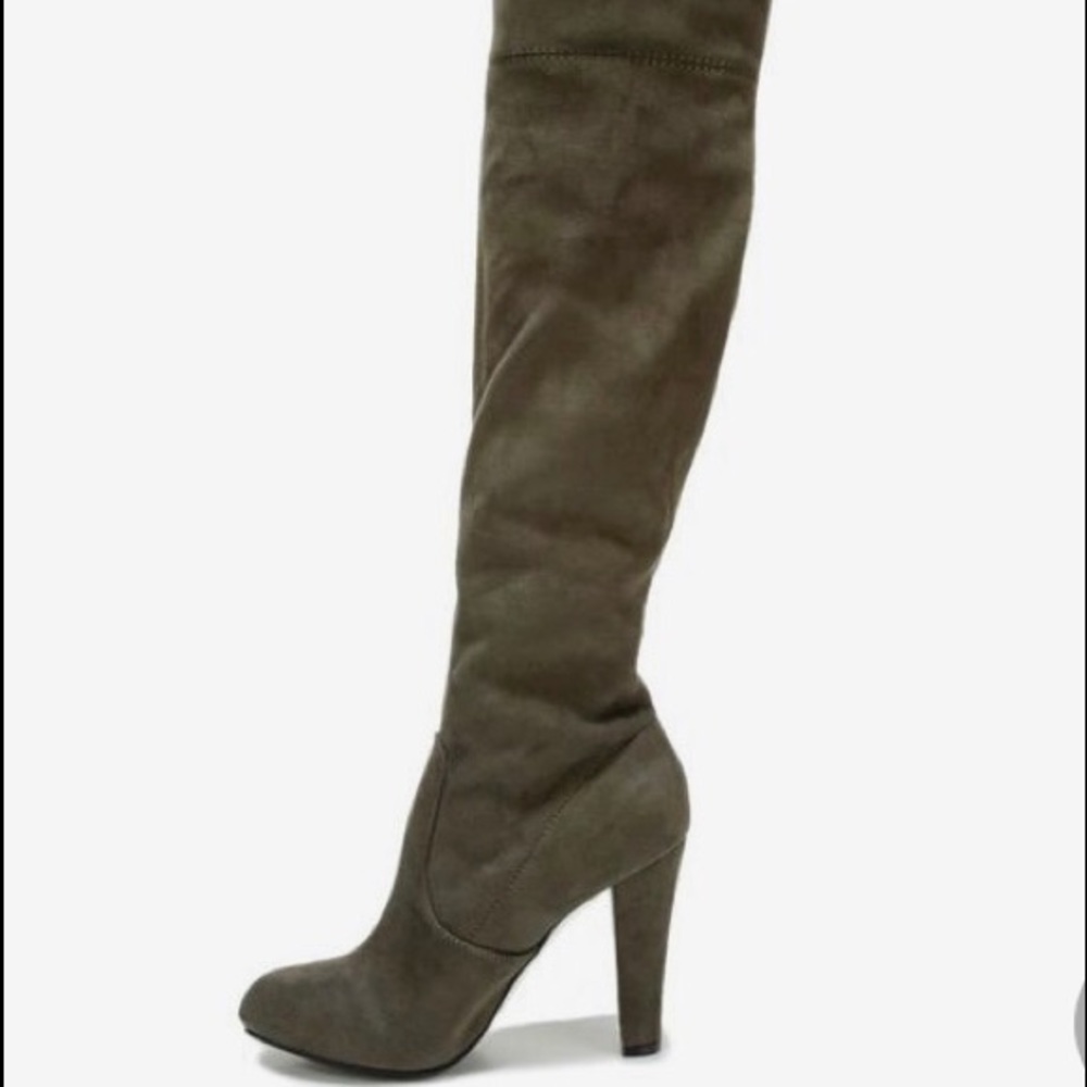Forever knee-high suede boots size 6 new no box